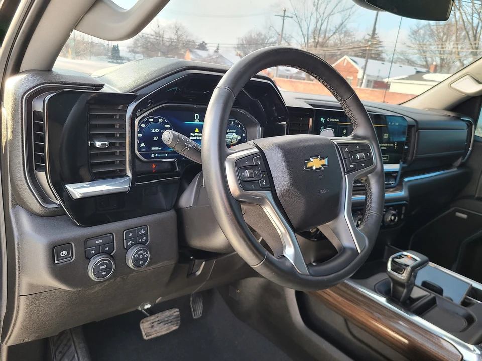 2025 Chevrolet Silverado 4th Gen - Image 9 of 21