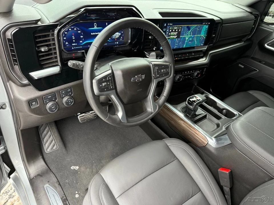 2025 Chevrolet Silverado 4th Gen - Image 11 of 12