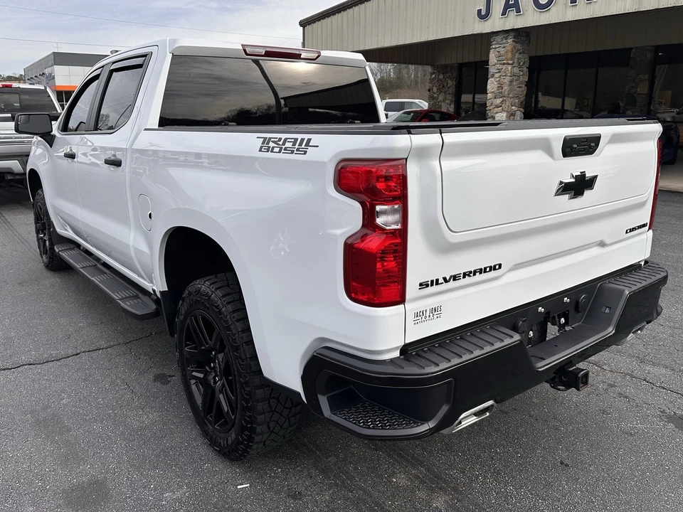 2025 Chevrolet Silverado 4th Gen - Image 8 of 12