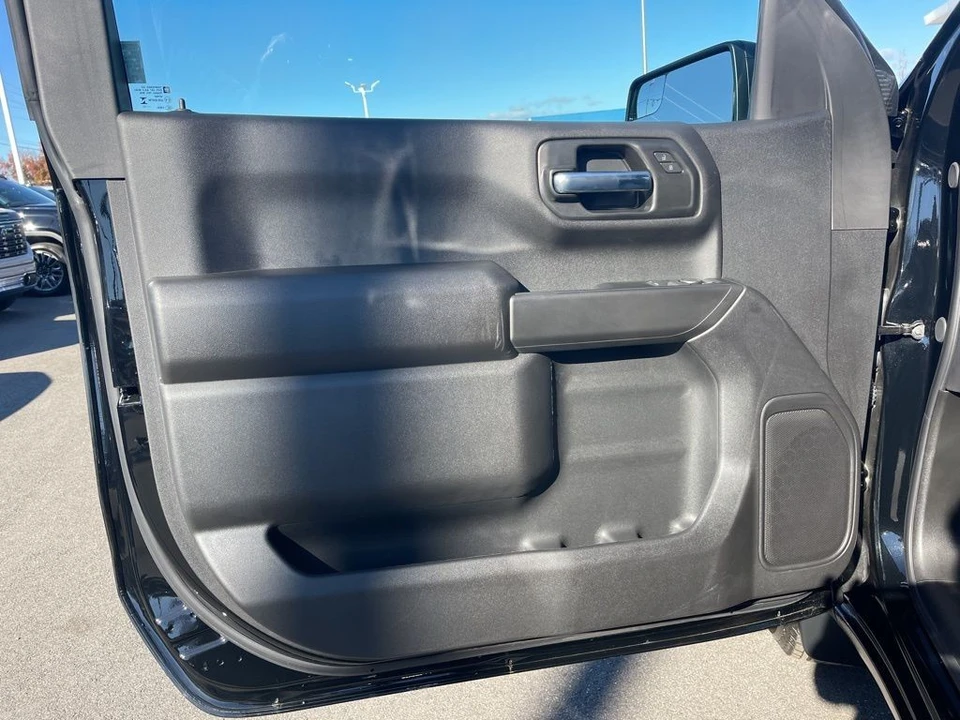 2025 Chevrolet Silverado 4th Gen - Image 9 of 12