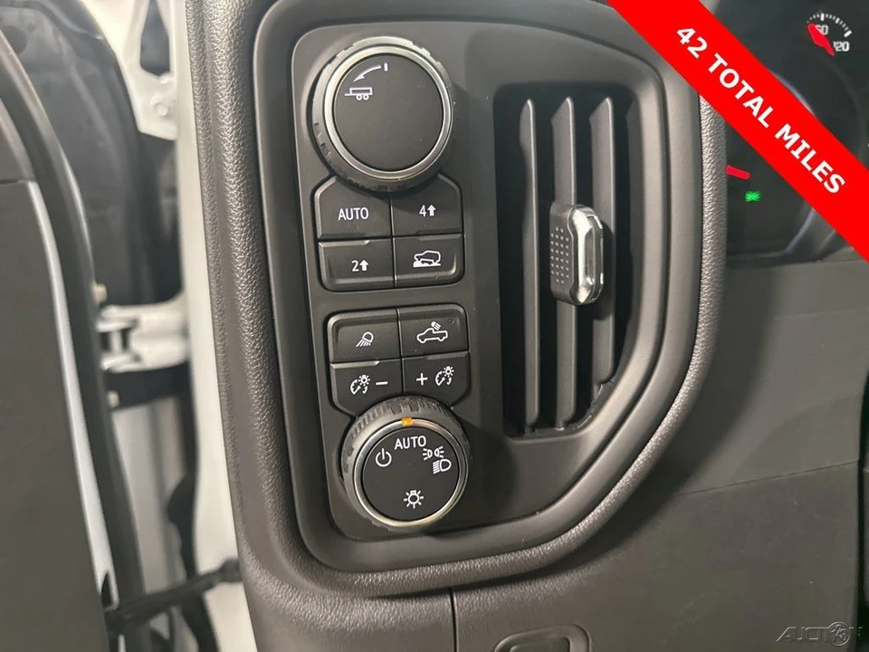 2025 Chevrolet Silverado 4th Gen - Image 7 of 13