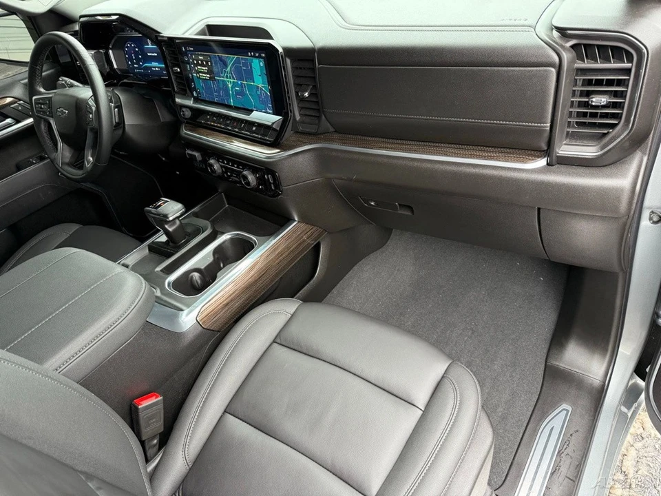 2025 Chevrolet Silverado 4th Gen - Image 15 of 21