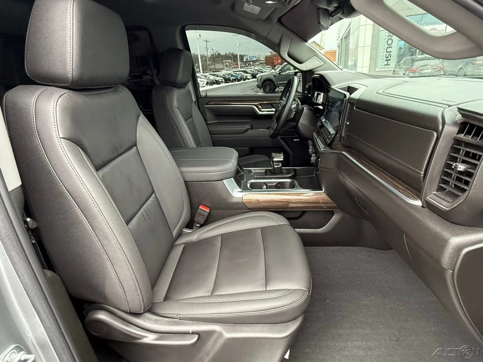 2025 Chevrolet Silverado 4th Gen - Image 16 of 21
