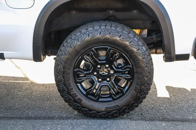 2025 Chevrolet Silverado 4th Gen - Image 10 of 21