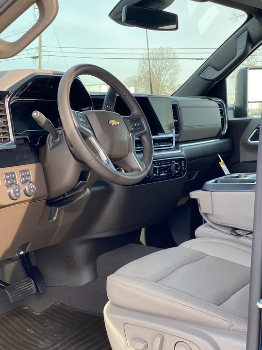 2025 Chevrolet Silverado 4th Gen - Image 8 of 21