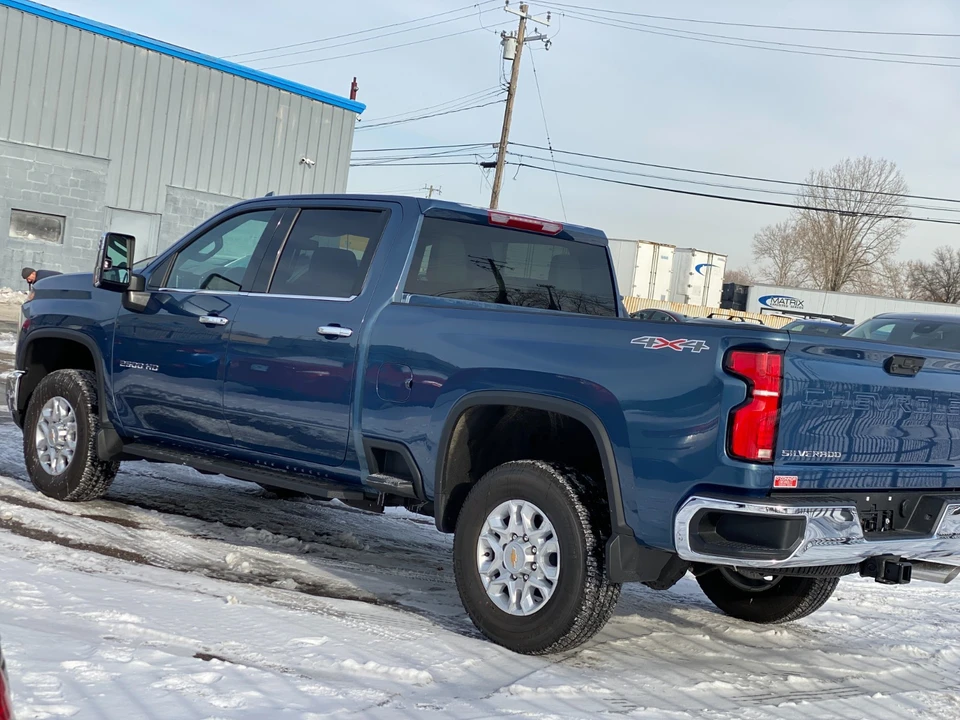 2025 Chevrolet Silverado 4th Gen - Image 4 of 21