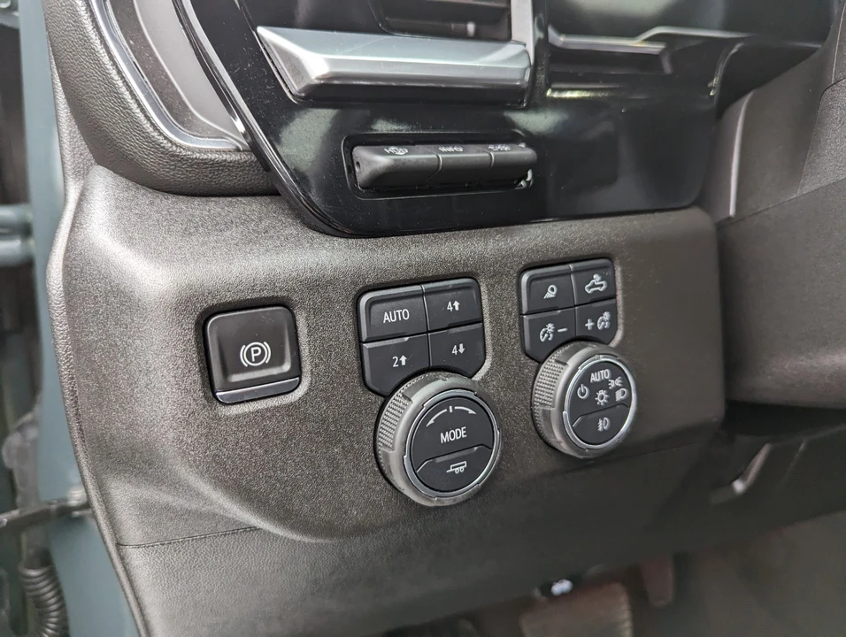 2025 Chevrolet Silverado 4th Gen - Image 19 of 21
