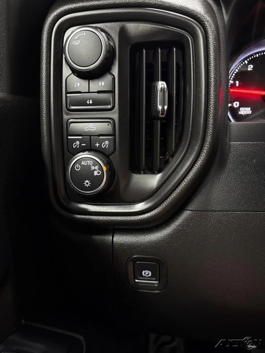 2025 Chevrolet Silverado 4th Gen - Image 20 of 21