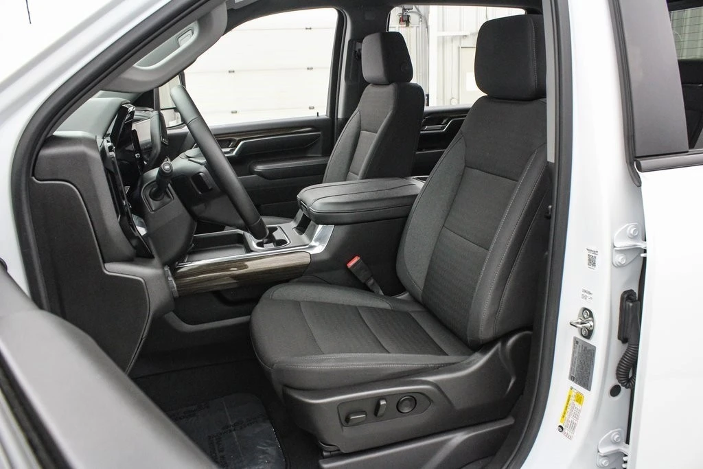 2025 Chevrolet Silverado 4th Gen - Image 16 of 21