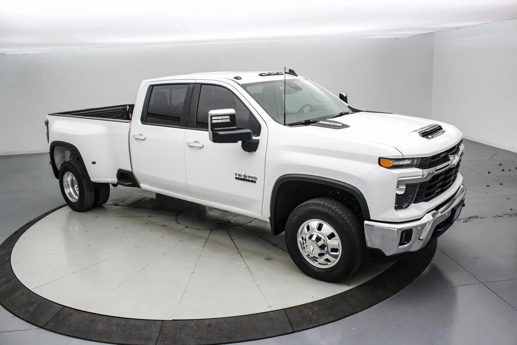 2025 Chevrolet Silverado 4th Gen - Image 2 of 21
