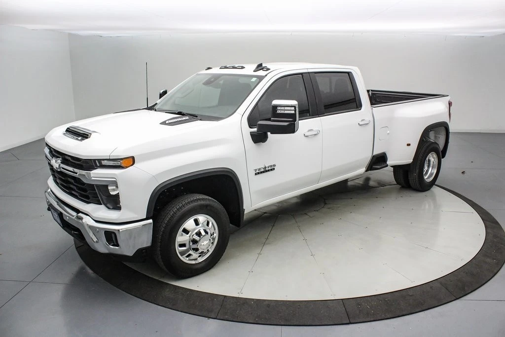 2025 Chevrolet Silverado 4th Gen - Image 10 of 21