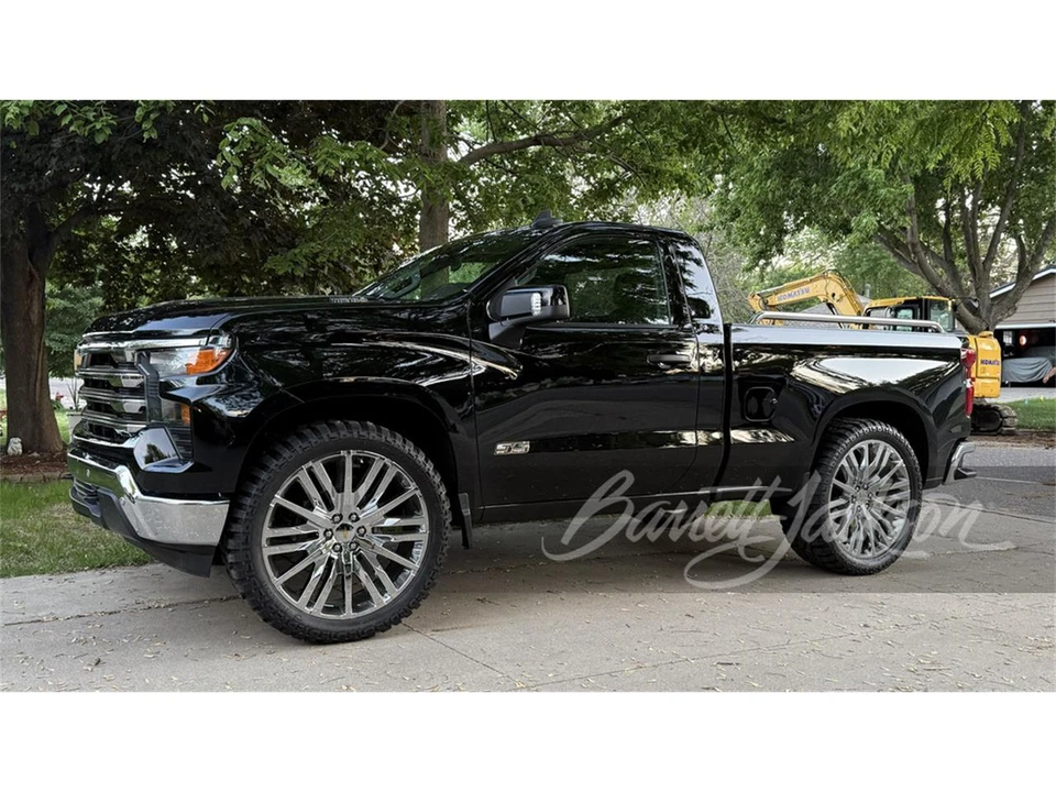 2025 Chevrolet Silverado 4th Gen - Image 2 of 5