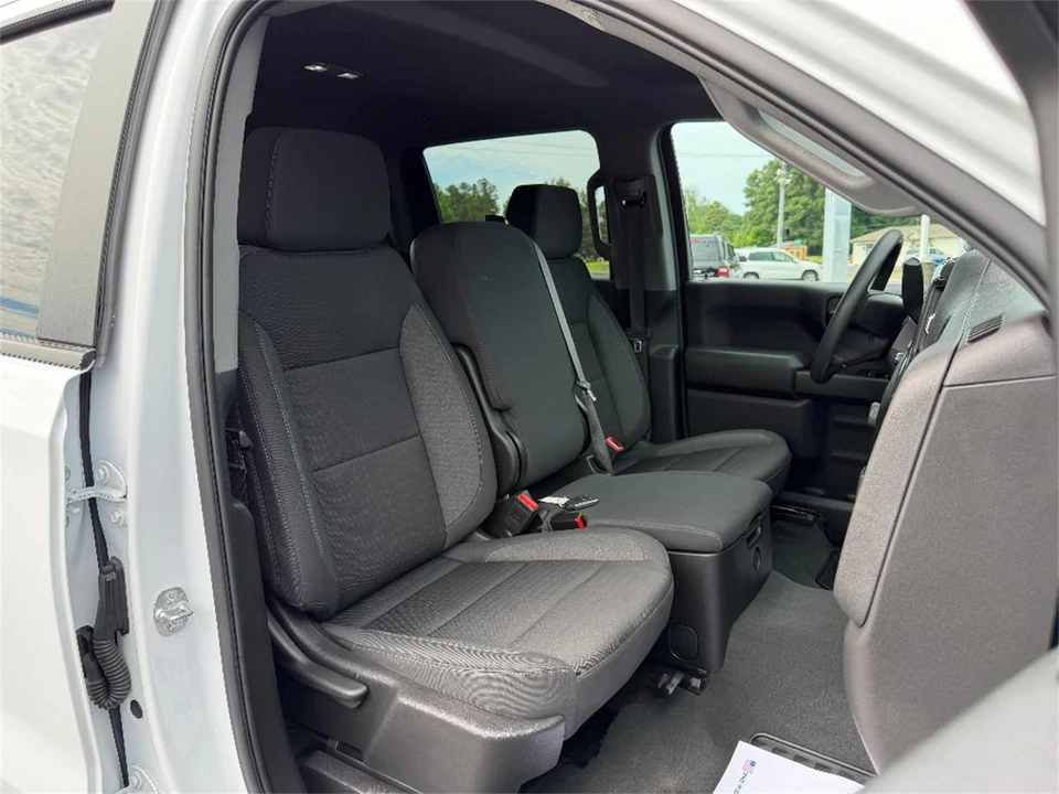 2025 Chevrolet Silverado 4th Gen - Image 17 of 31