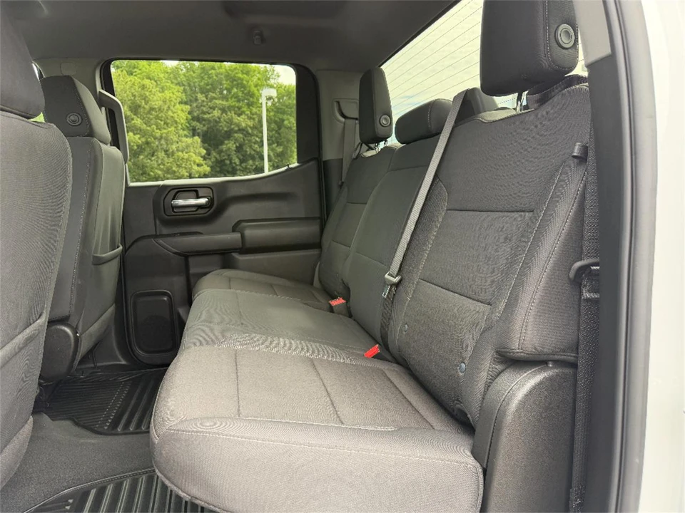 2025 Chevrolet Silverado 4th Gen - Image 19 of 31
