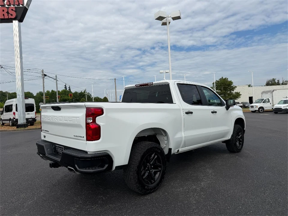 2025 Chevrolet Silverado 4th Gen - Image 8 of 31