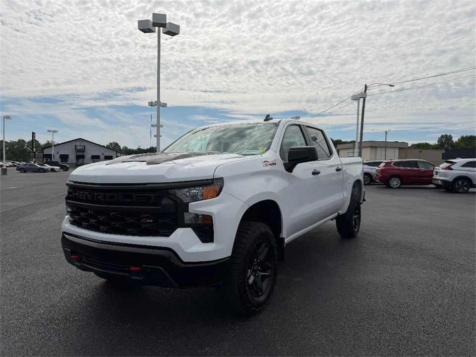 2025 Chevrolet Silverado 4th Gen - Image 4 of 31
