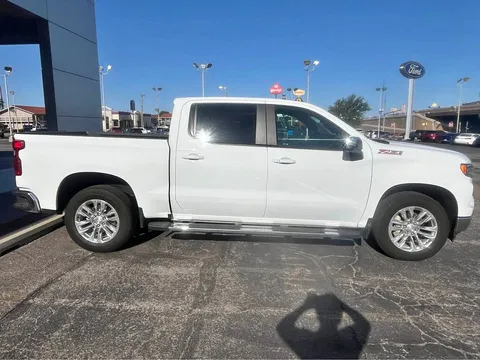 2025 Chevrolet Silverado (Classic) 1500 Extended Cab SS Pickup 4D 6 1/2 ft