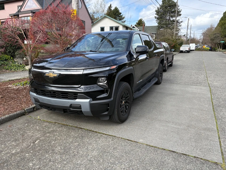 2025 Chevrolet Silverado - Image 3 of 5
