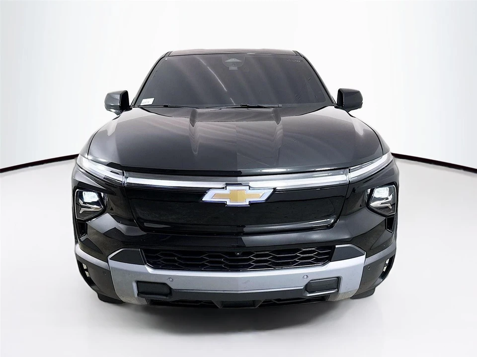 2025 Chevrolet Silverado - Image 8 of 17