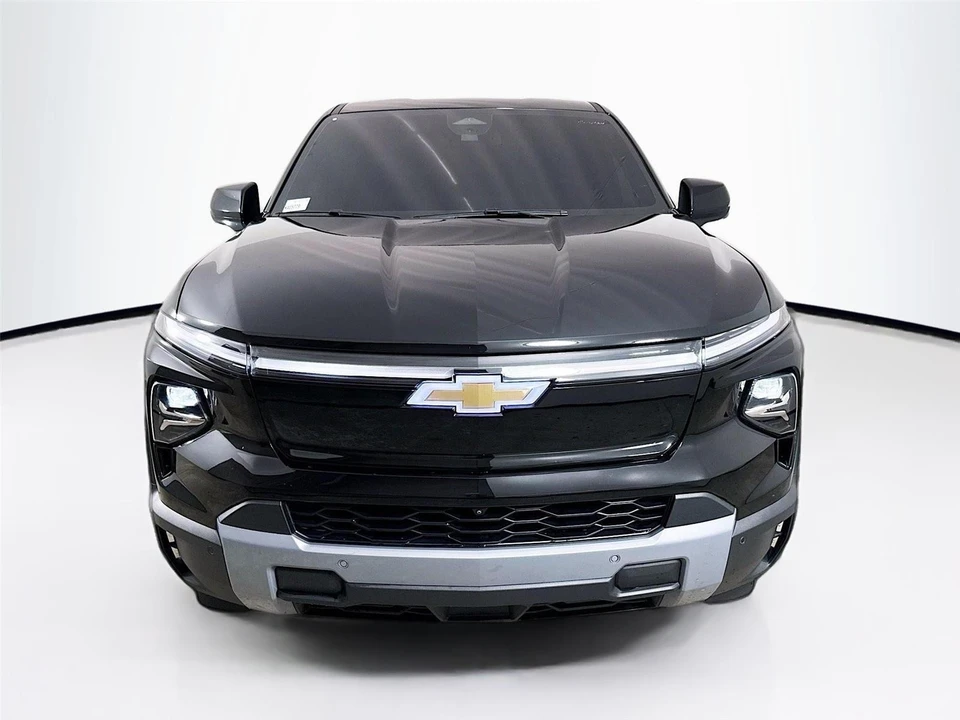 2025 Chevrolet Silverado - Image 8 of 21