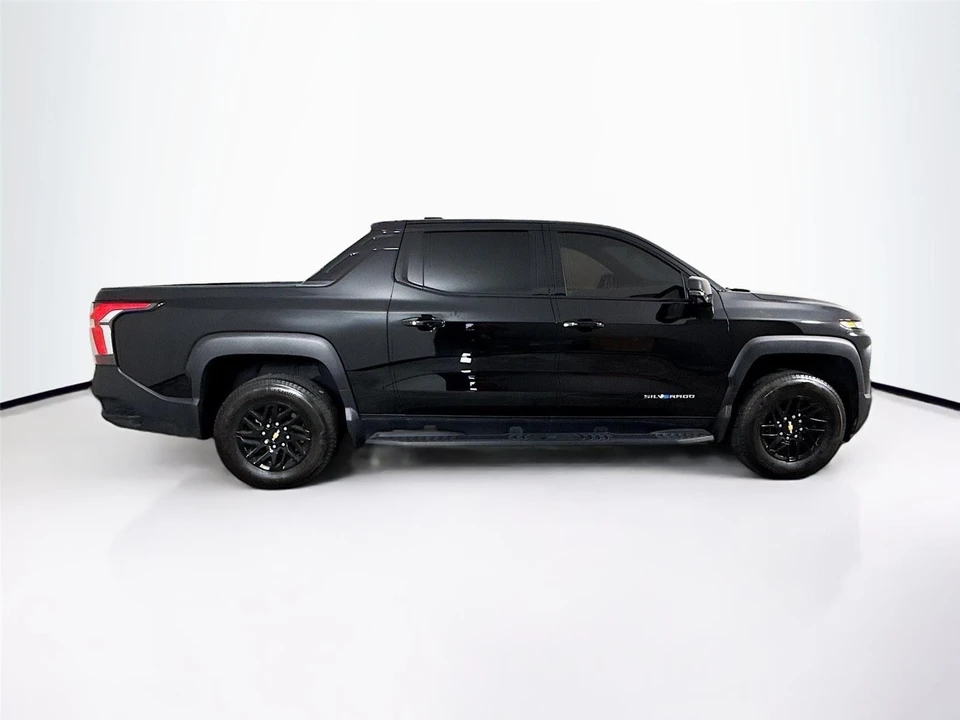 2025 Chevrolet Silverado - Image 12 of 21