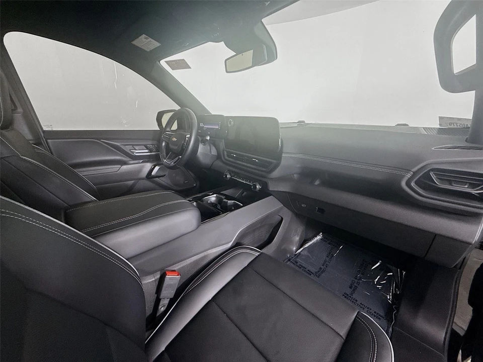 2025 Chevrolet Silverado - Image 30 of 30