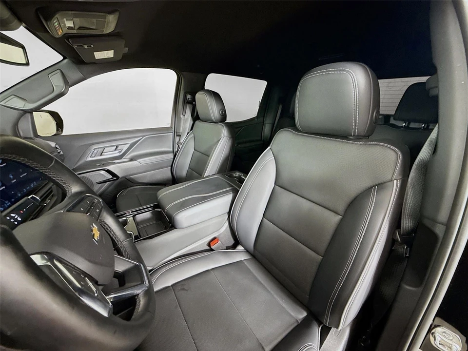 2025 Chevrolet Silverado - Image 2 of 30