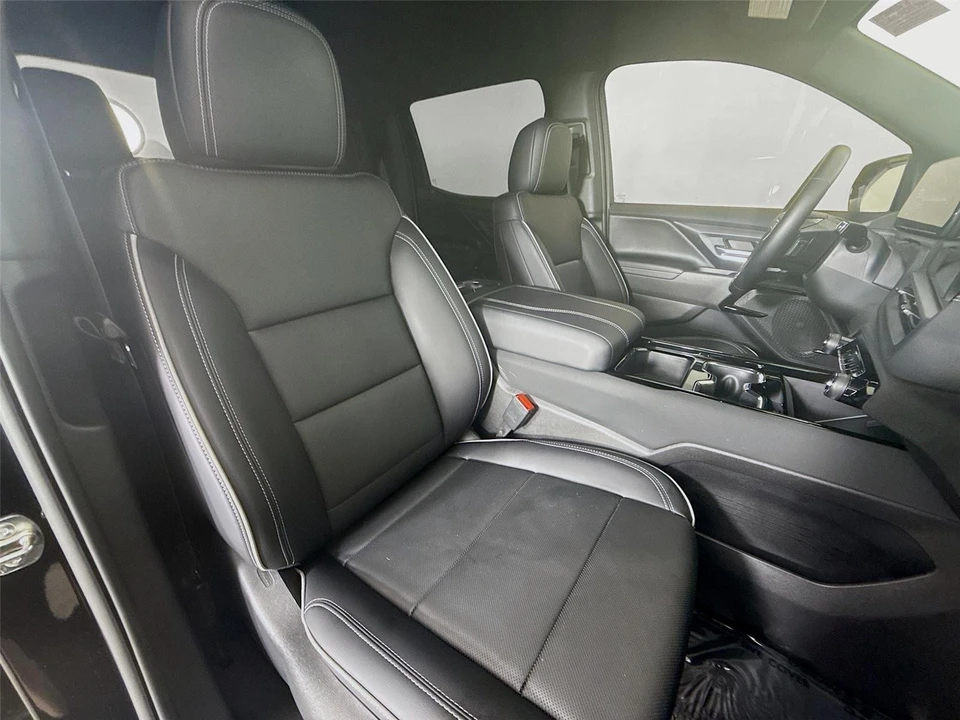 2025 Chevrolet Silverado - Image 29 of 30