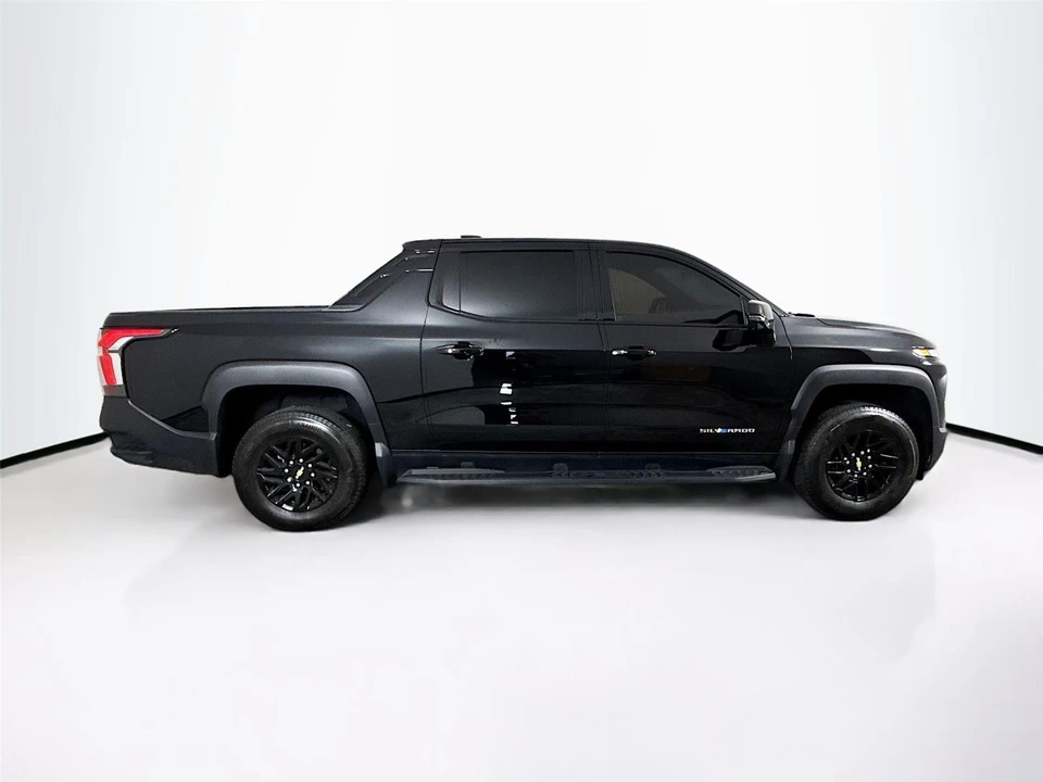 2025 Chevrolet Silverado - Image 12 of 17