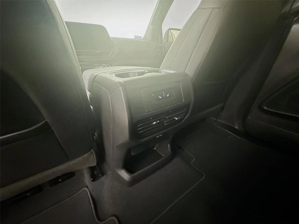 2025 Chevrolet Silverado - Image 19 of 21