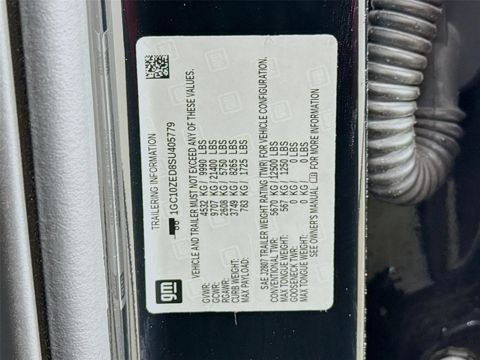 2025 Chevrolet Silverado - Image 14 of 30