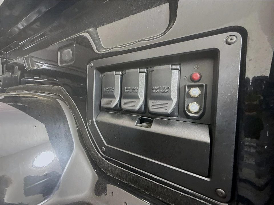 2025 Chevrolet Silverado - Image 25 of 30
