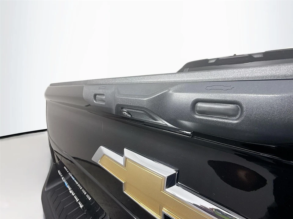 2025 Chevrolet Silverado - Image 26 of 30