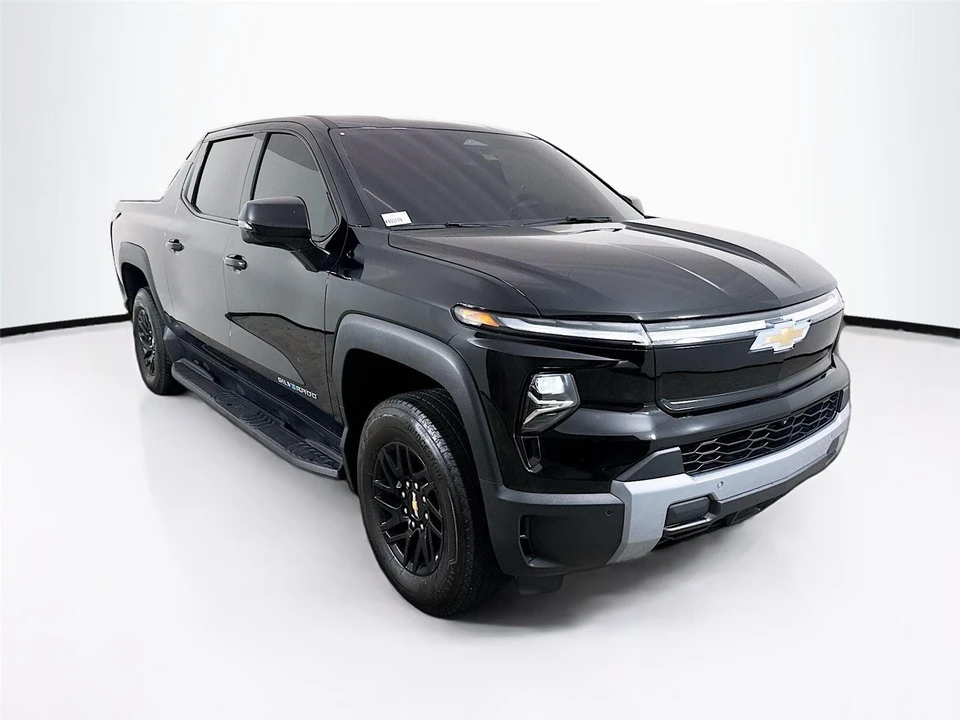 2025 Chevrolet Silverado - Image 13 of 21
