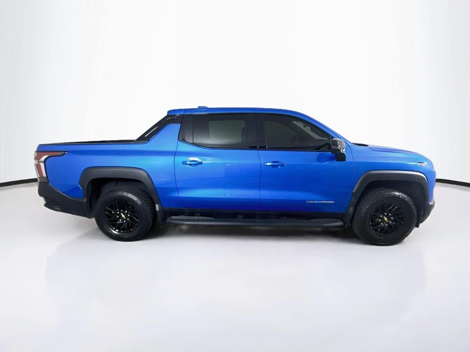 2025 Chevrolet Silverado - Image 6 of 31