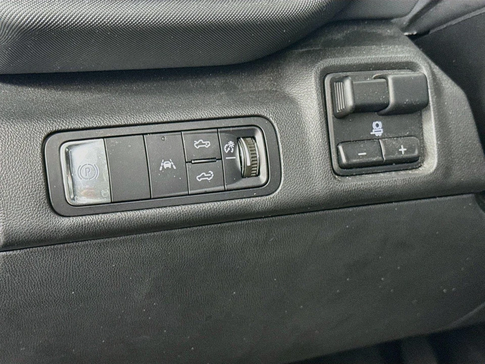 2025 Chevrolet Silverado - Image 10 of 16