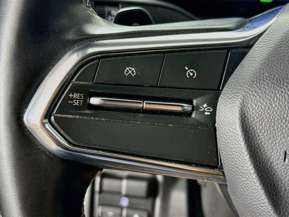 2025 Chevrolet Silverado - Image 12 of 31