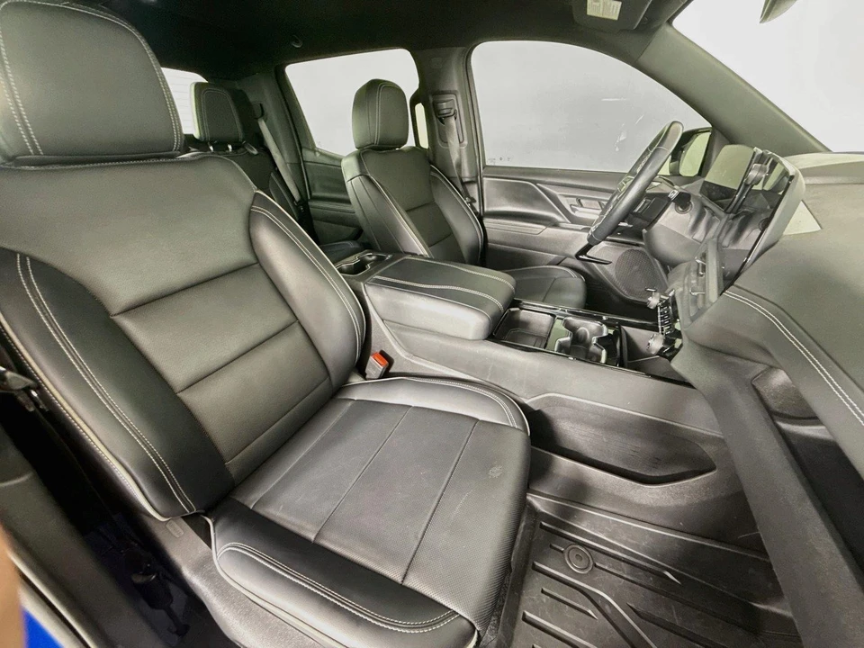 2025 Chevrolet Silverado - Image 27 of 31