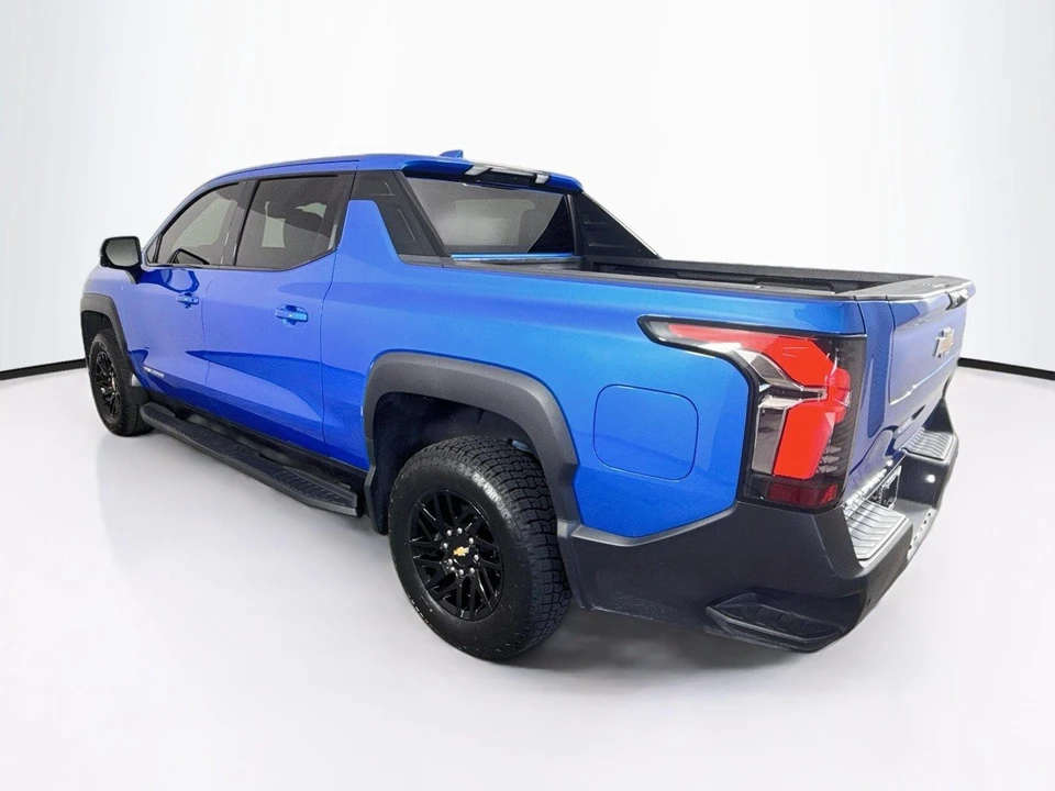 2025 Chevrolet Silverado - Image 3 of 31