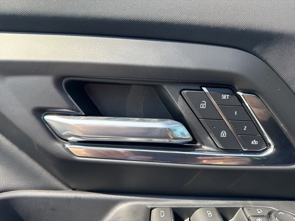 2025 Chevrolet Silverado - Image 11 of 12