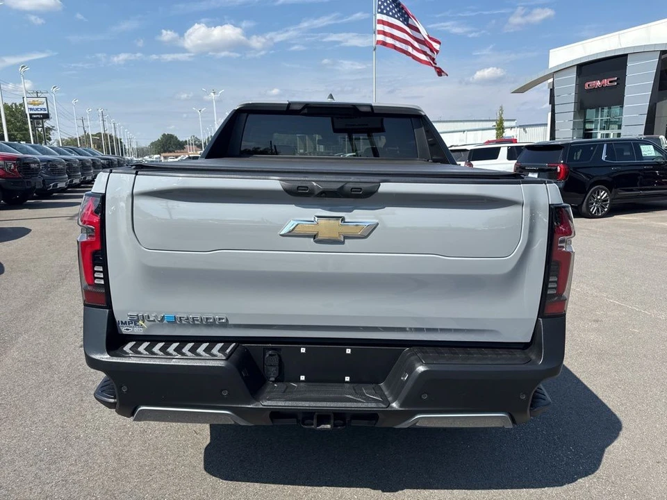 2025 Chevrolet Silverado - Image 4 of 12