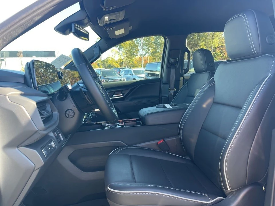 2025 Chevrolet Silverado - Image 9 of 12