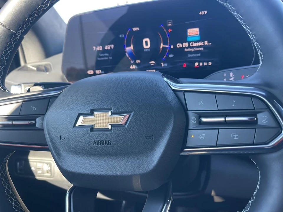 2025 Chevrolet Silverado - Image 23 of 31