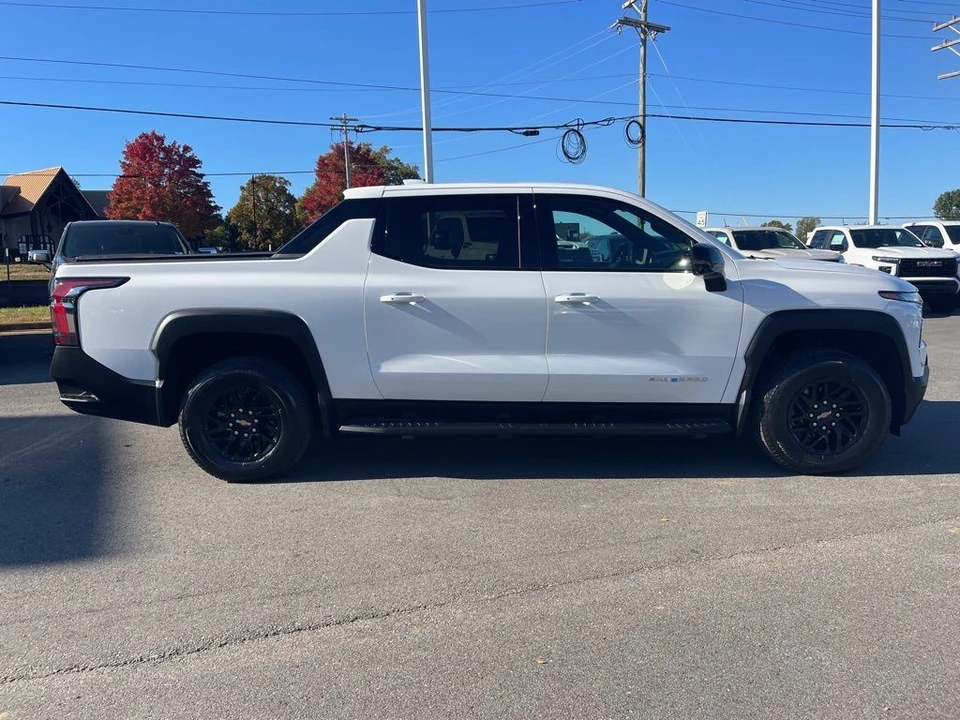 2025 Chevrolet Silverado - Image 6 of 12