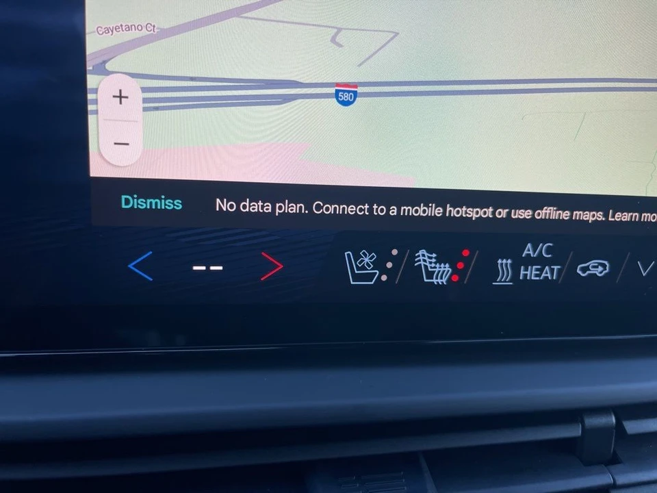 2025 Chevrolet Silverado - Image 20 of 31