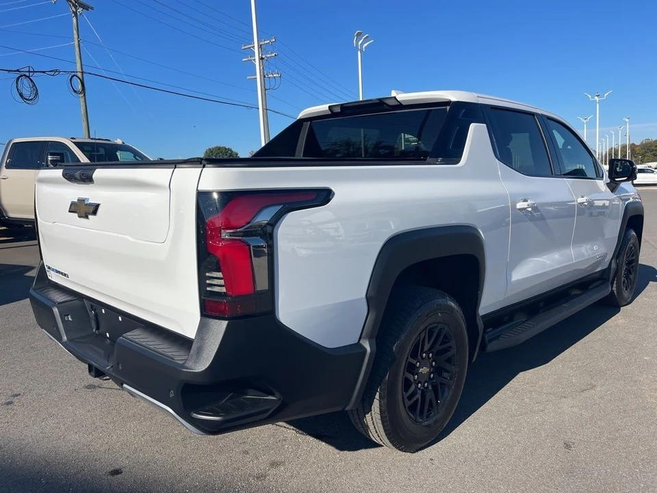 2025 Chevrolet Silverado - Image 5 of 12