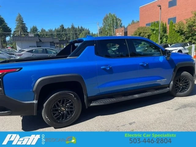 2025 Chevrolet Silverado - Image 12 of 31
