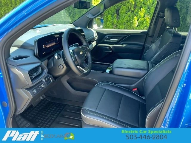 2025 Chevrolet Silverado - Image 23 of 31