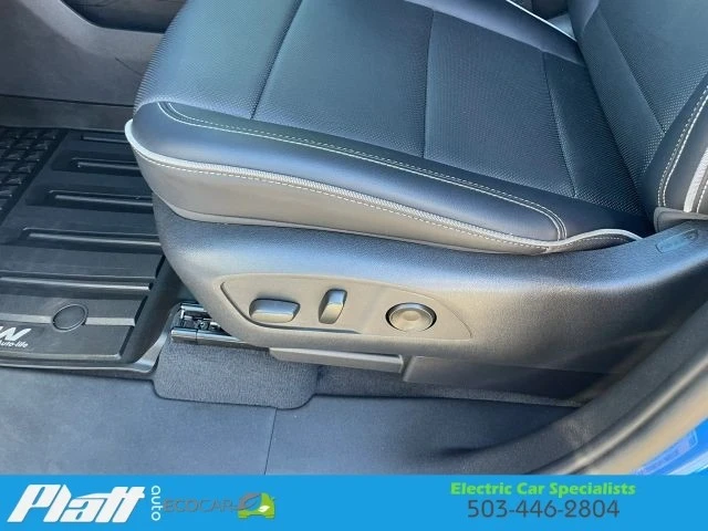 2025 Chevrolet Silverado - Image 24 of 31