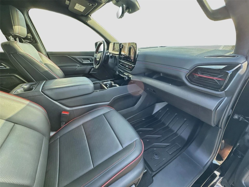 2025 Chevrolet Silverado - Image 15 of 15